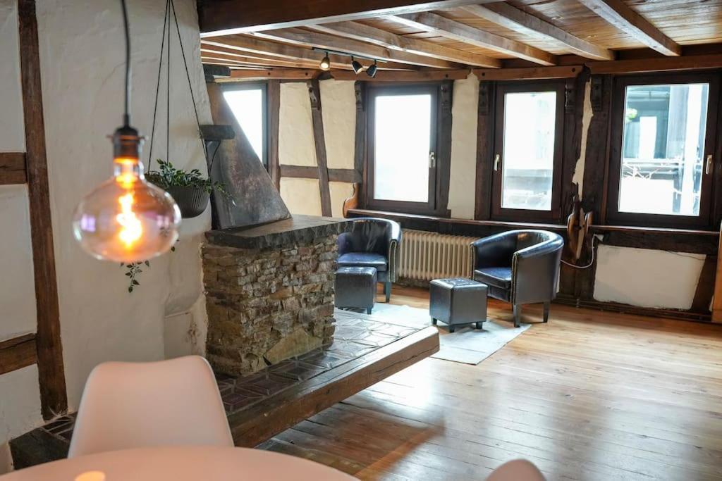 Charmante Fachwerk Wohnung Mit Terrasse In Der Altstadt Koblenz  Dış mekan fotoğraf